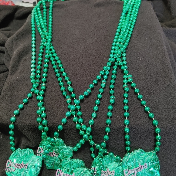 NWT MARDI GRAS KREWE CLEOPATRA NECKLACES - Picture 4 of 4